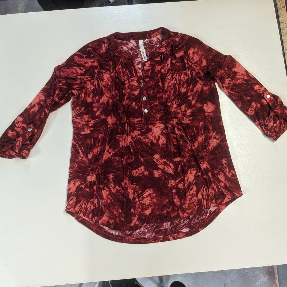 NY Collection Size Small Petite Dark Red Tie-Dyed Top